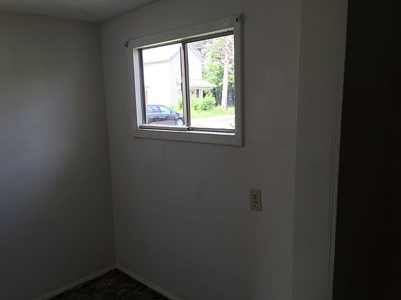 3rd image of 502 Bentley St