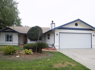 1664 E Sandalwood Ave, Tulare, CA 93274