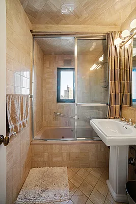 Sold by Adriana Arciello, LREB | media 28