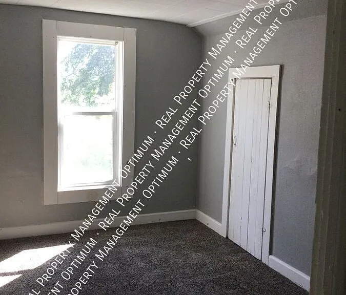 1114 Hawthorne St — Photo 8