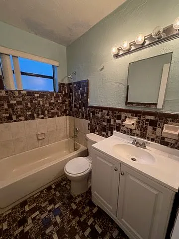 415 NW 4th Ave #1 — Photo 6