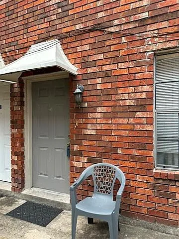 2 bed, 1.5 bath, 850 sqft, $1,200 — Photo 2