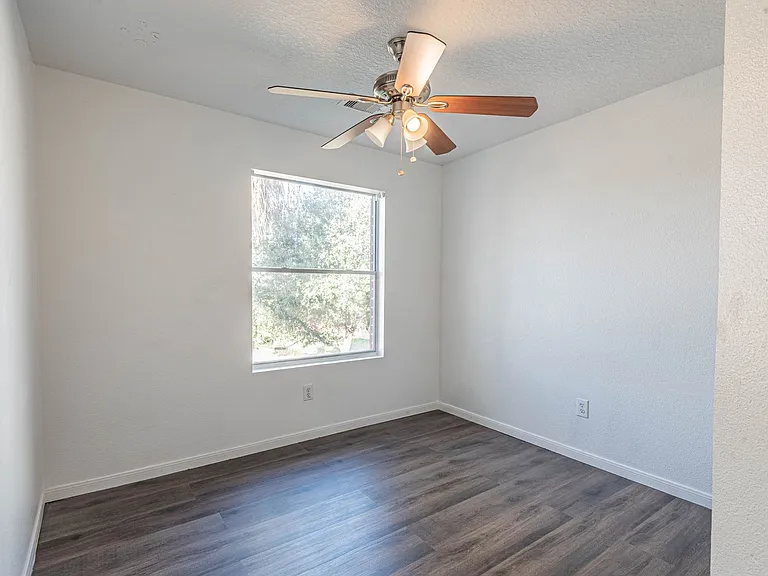 19507 Narcissus Brook Ln — Photo 11