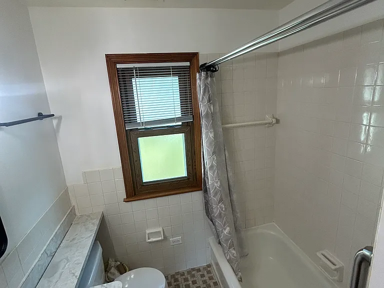 5915 Forest Ave — Photo 7