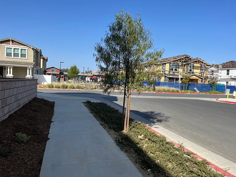 28019 Oakdale Dr — Photo 32