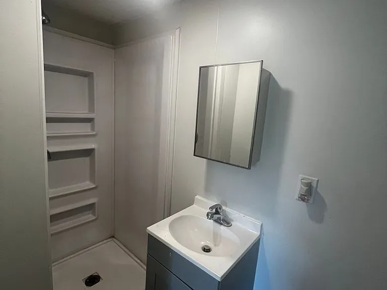 490 Hartford Pike — Photo 5
