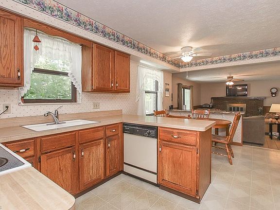3rd image of 8535 Homestead Dr