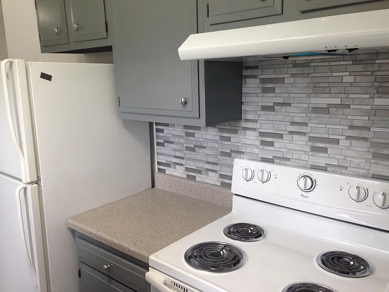 805 Gribbin Ln — Photo 2