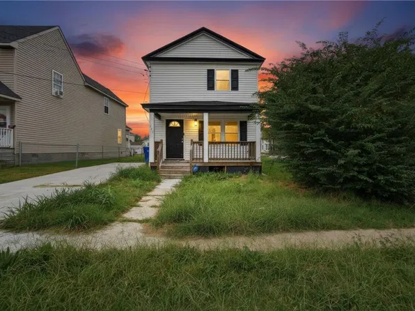 215 Oak St, Suffolk, VA 23434