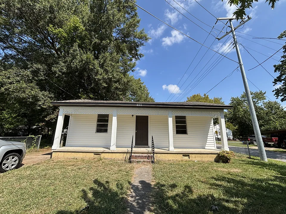 111 E Cherry St #1