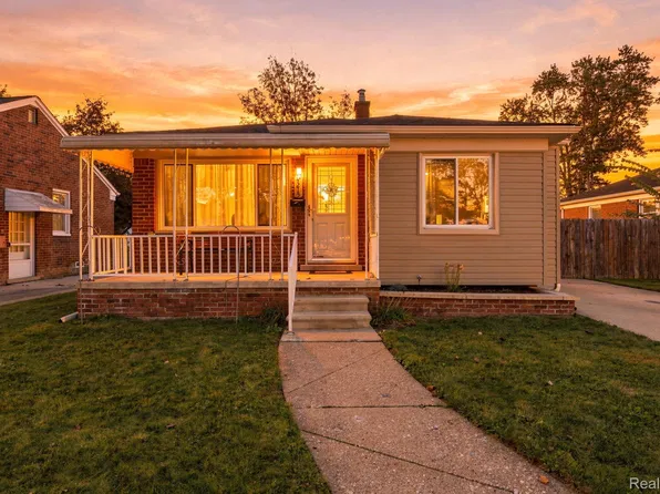 4215 Duplex Ave, Lincoln Park, MI 48146