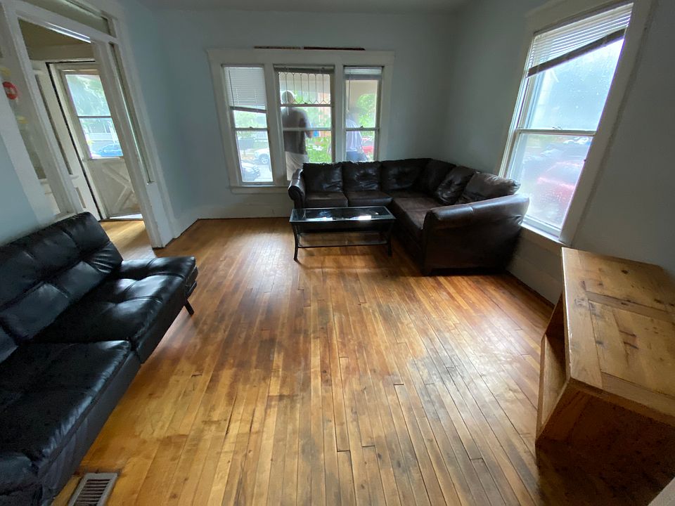 1st image of 510 Benjamin St