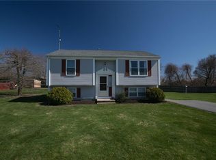 17 Buck Rd, Middletown, RI 02842