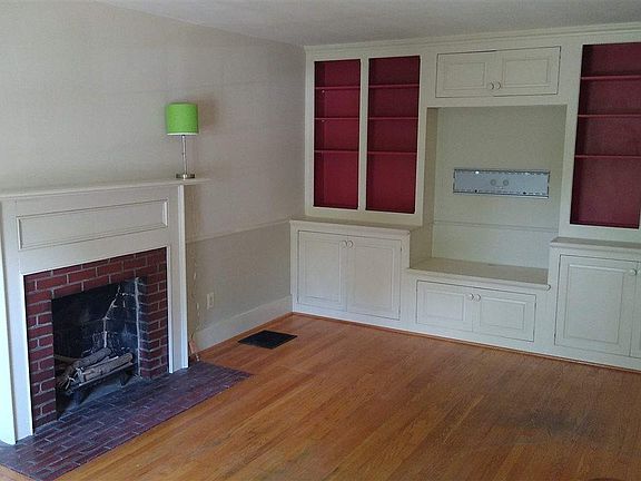 5th image of 914 Rosemont Ave