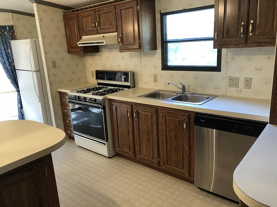 1st image of 658 Belinda Ln