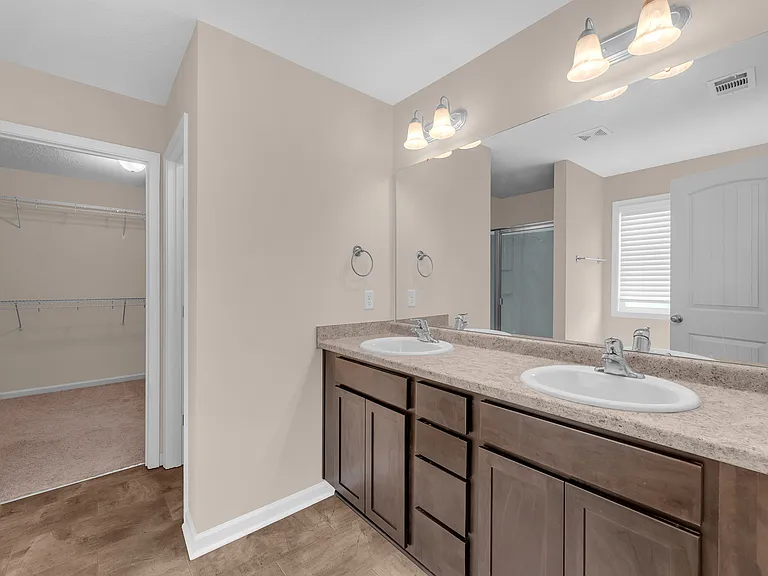 139 W West Winn Ave — Photo 23