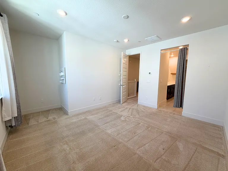 1460 Civic Center Dr #3 — Photo 17