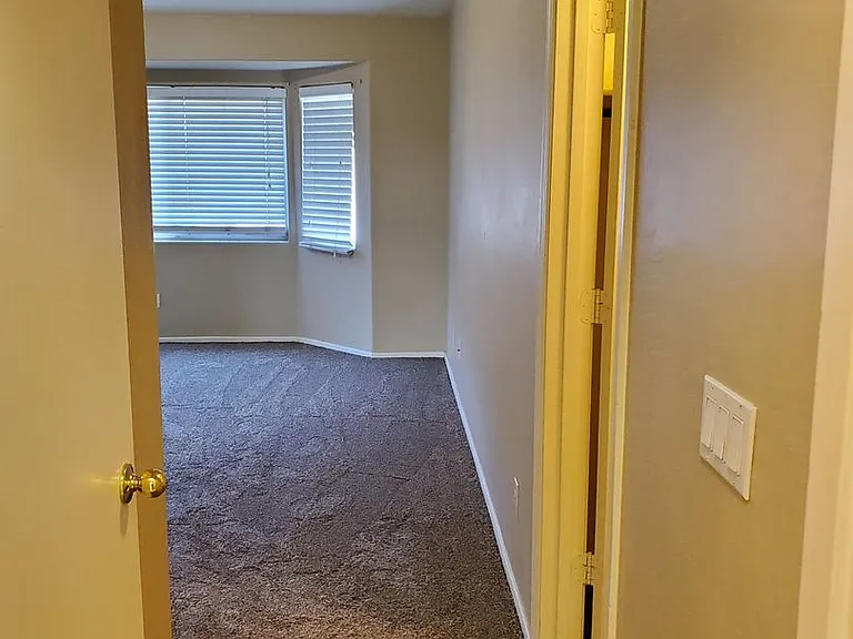 2514 S 110th Dr — Photo 9