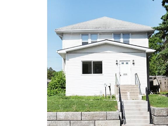 2nd image of 1031 Robert St S