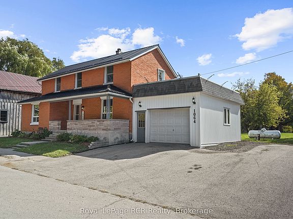 2nd image of 1064 Mill St