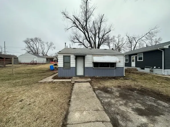 1330 21st Ave SW, Cedar Rapids, IA 52404