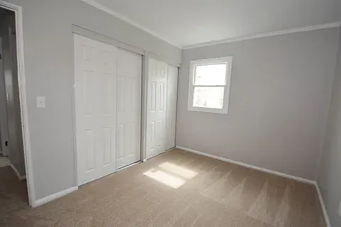 E Circle Dr — Photo 12
