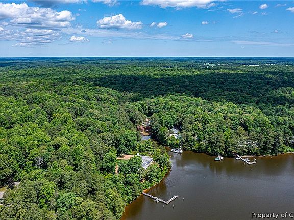 4th image of 135 Stony Point Dr