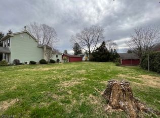 16 Orchard St, Milford, NJ 08848