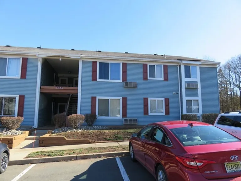7 Bolton Ct — Photo 1