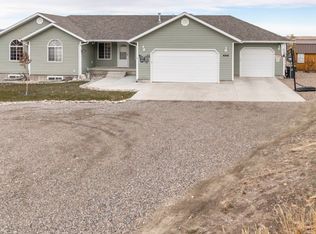 444 Flora Dr, Spring Creek, NV 89815