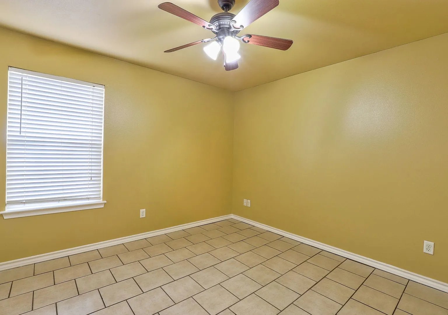 3 Bedroom 2 Bathroom Duplex in Texarkana, AR — Photo 3