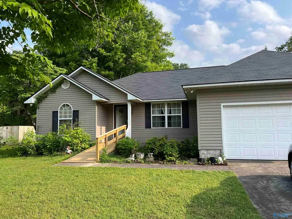 812 Lawrence Ave, Albertville, AL 35951