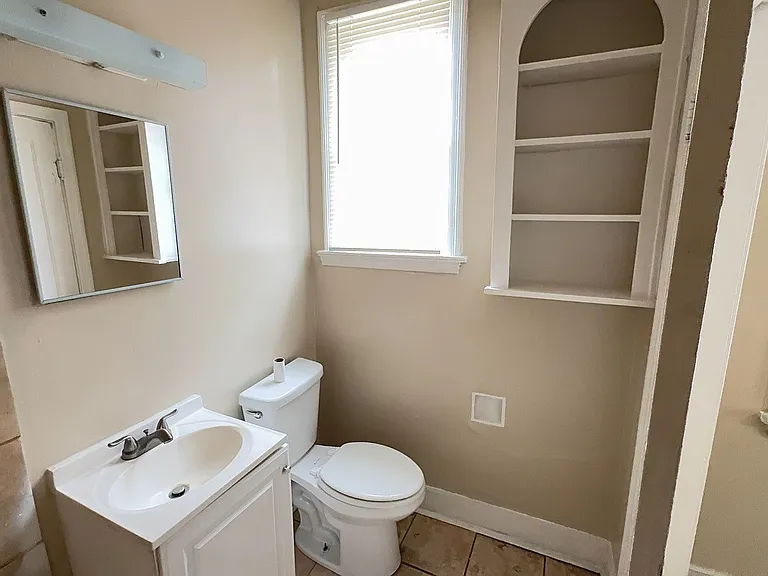4052 N State St — Photo 5