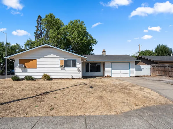 7675 Gladstone Ave, White City, OR 97503