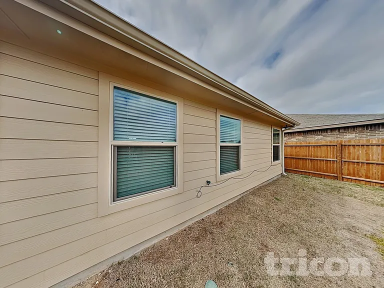 324 Foxhunter St — Photo 15