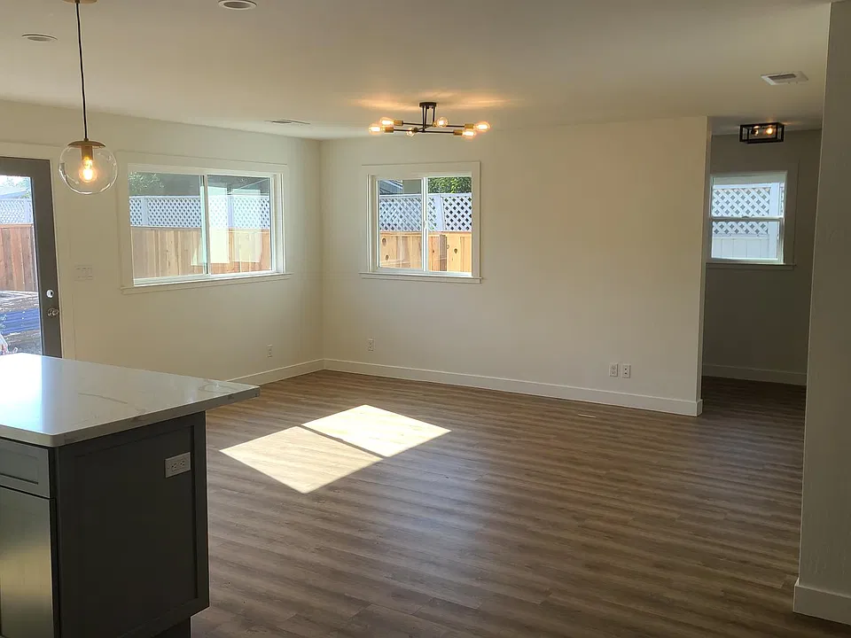 810 Carolina Ave