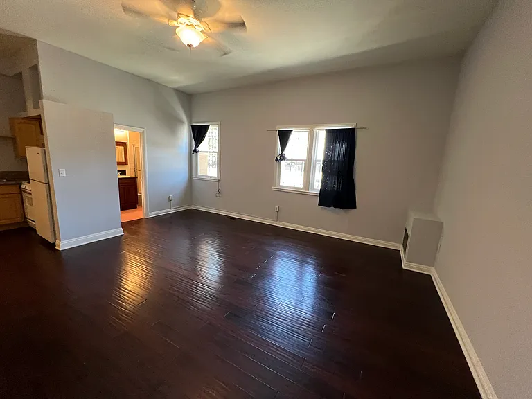 701 S Mariposa Ave #101 — Photo 14