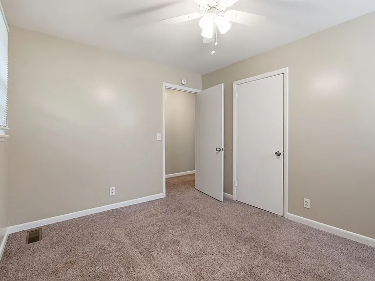 758 McPherson Dr — Photo 16