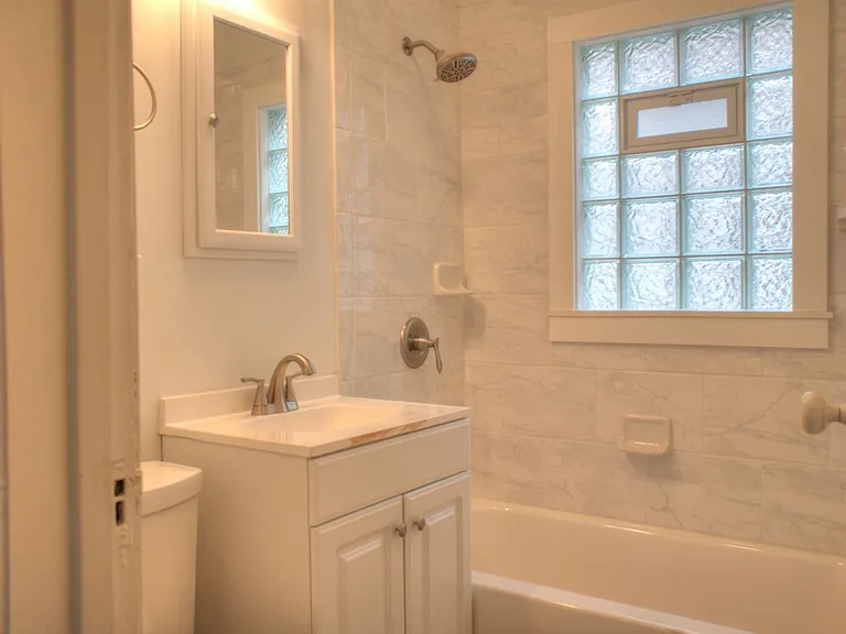 2865 N Frederick Ave — Photo 13