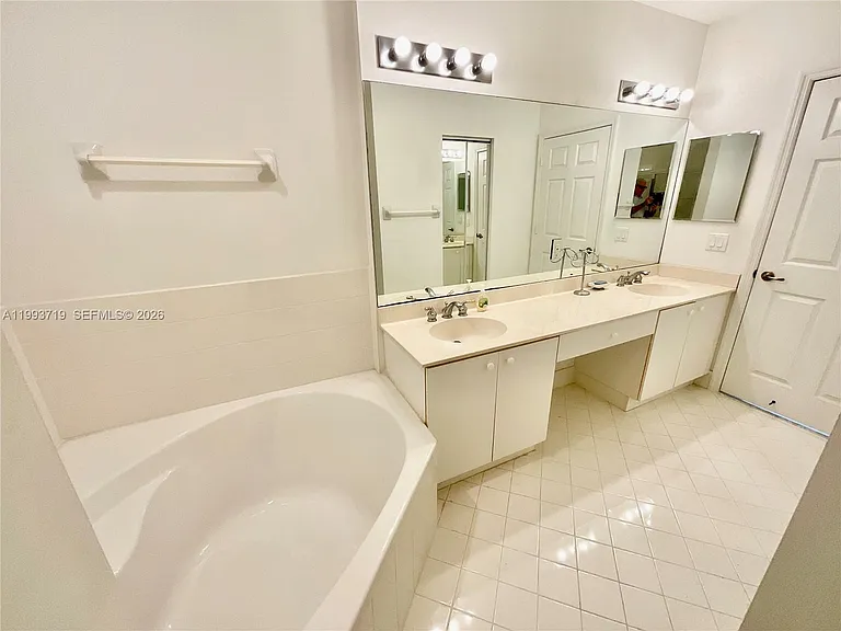 5628 NW 113th Ave #5628 — Photo 34