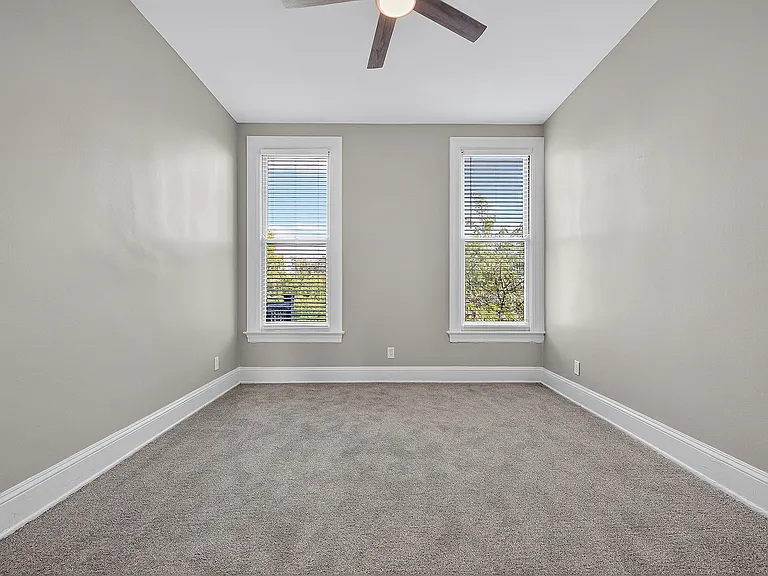 2400 Grandview Ave — Photo 14