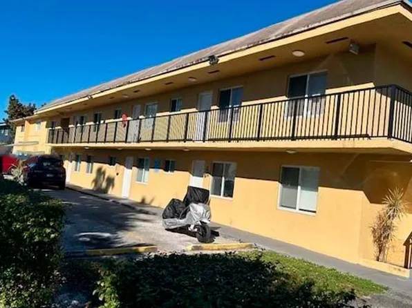 661 W 81st St, Hialeah, FL