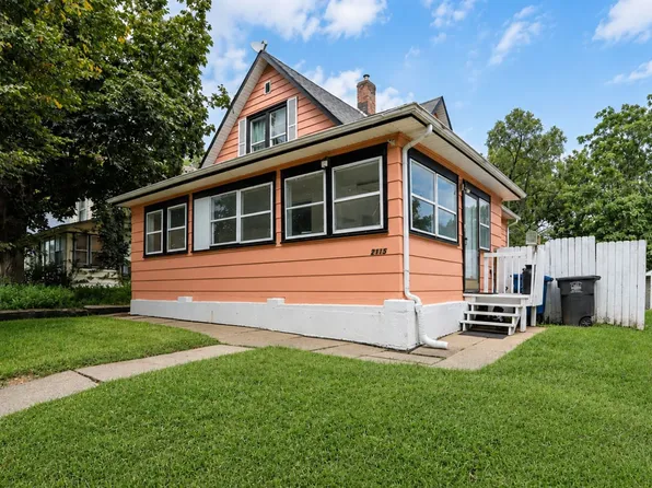 2115 E 13th St, Des Moines, IA 50316