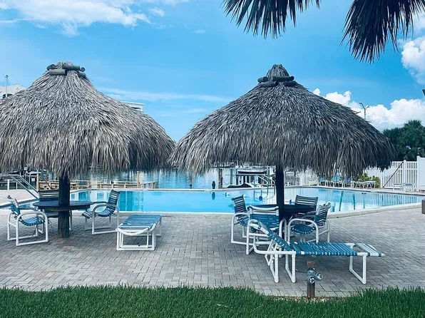 255 Dolphin Point #812, Clearwater, FL 33767