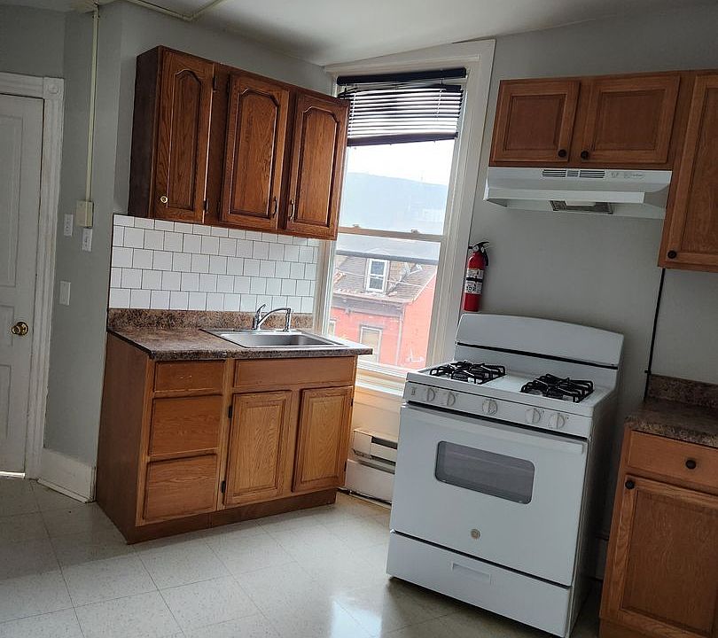 2nd image of 403 S 5th St #4