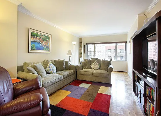 Sold by Warburg | media 8