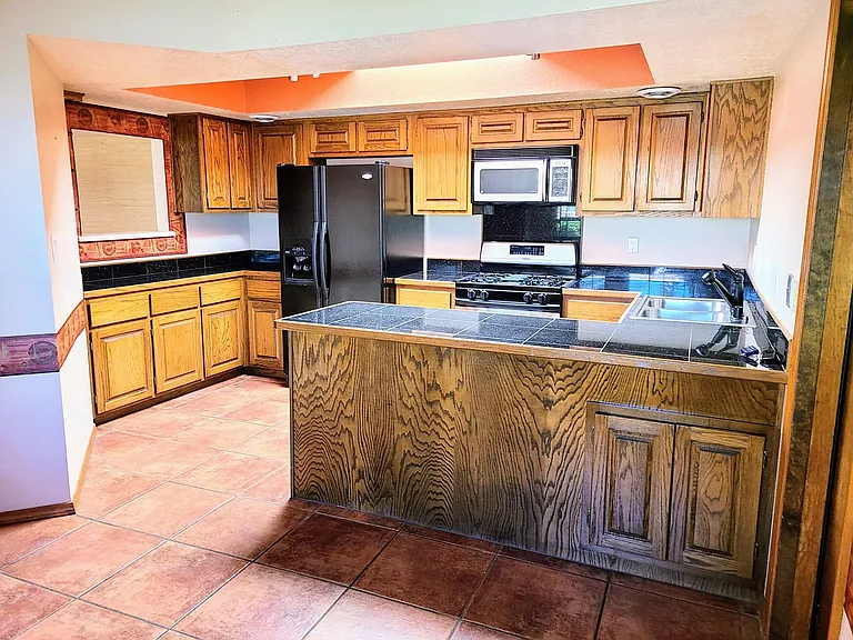 6912 La Costa Dr NE — Photo 2
