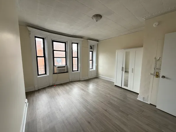 30 Claver Place image 1 of 10