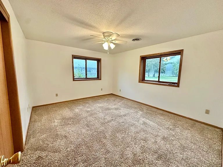 3610 Alburnett Rd — Photo 17