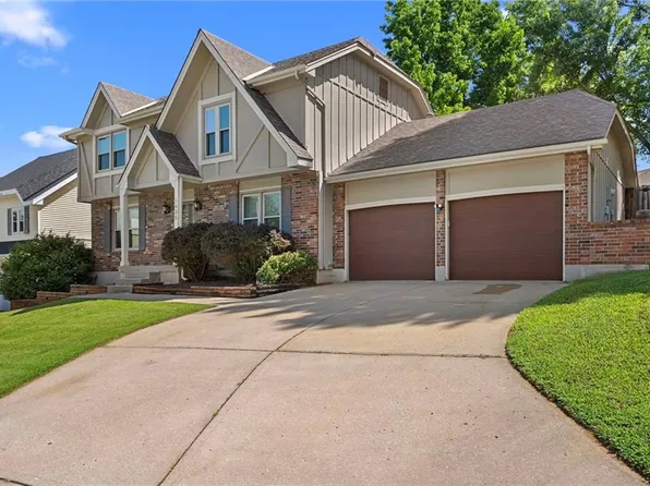 1426 NE 83rd St, Kansas City, MO 64118